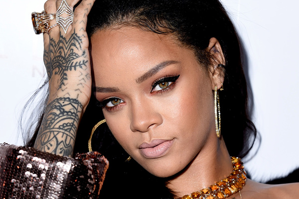 Rihanna リアーナ の人気曲ランキング 必聴の名曲を10曲厳選 音ハコ